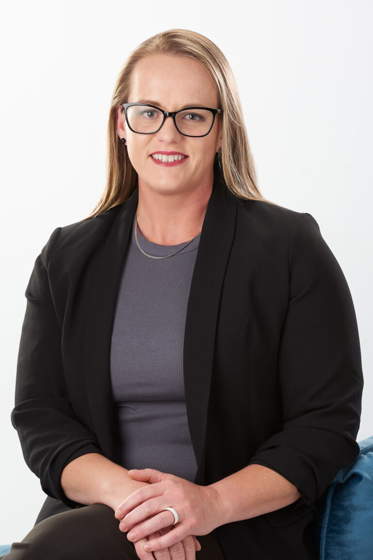 Jenn Ridler Headshot